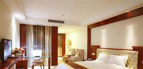 Jinan Zhuo Rui Hotel Hongjialou Extérieur photo